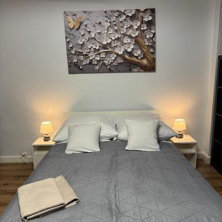 Coser Apartamenty Metro Onz وارسو المظهر الخارجي الصورة