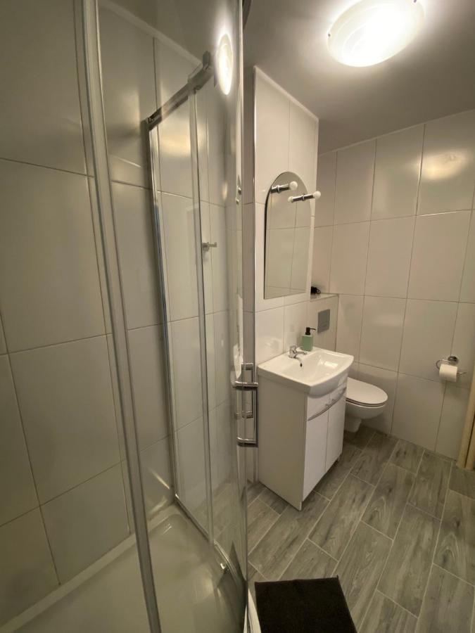 Coser Apartamenty Metro Onz وارسو المظهر الخارجي الصورة