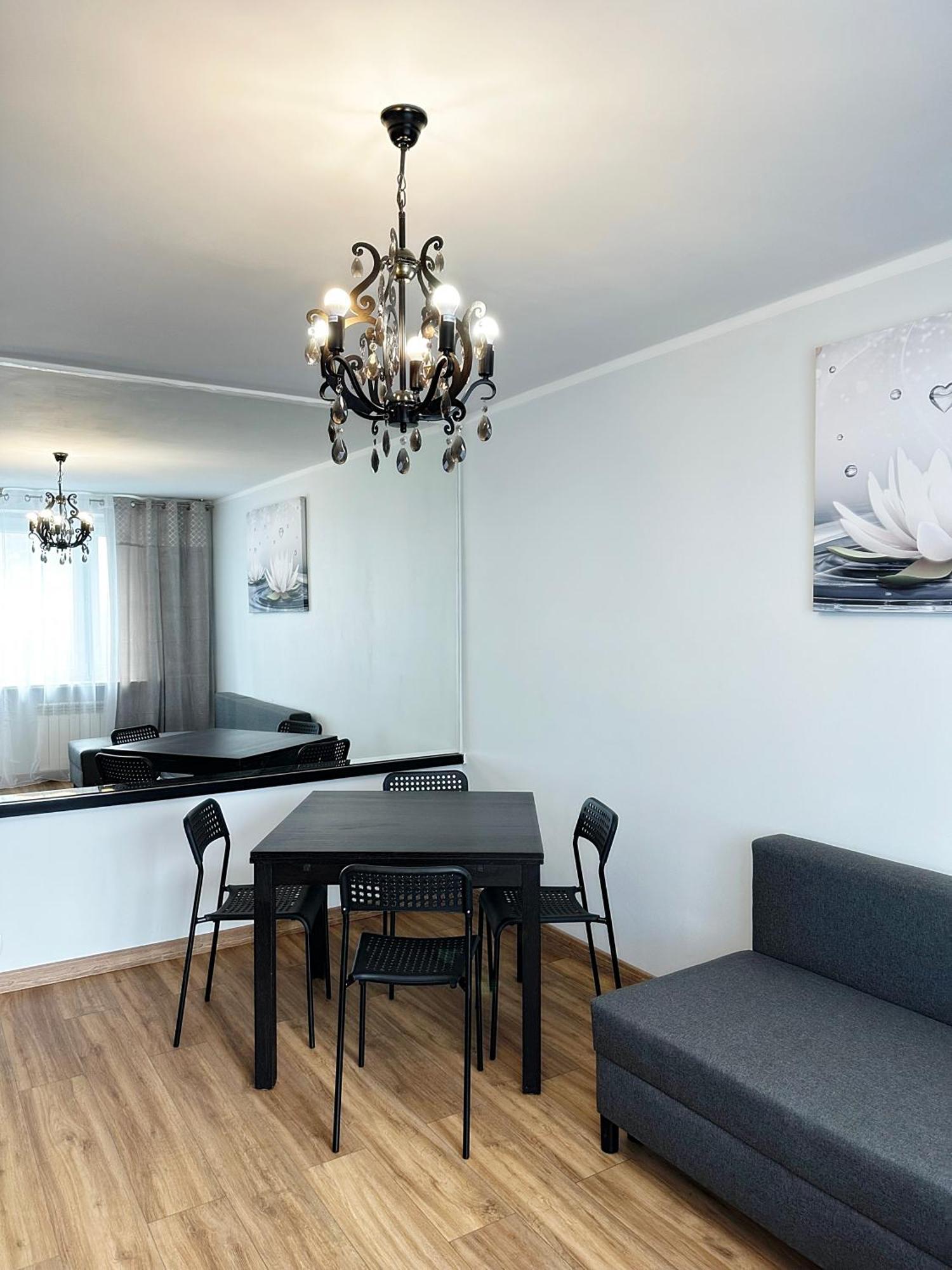 Coser Apartamenty Metro Onz وارسو المظهر الخارجي الصورة
